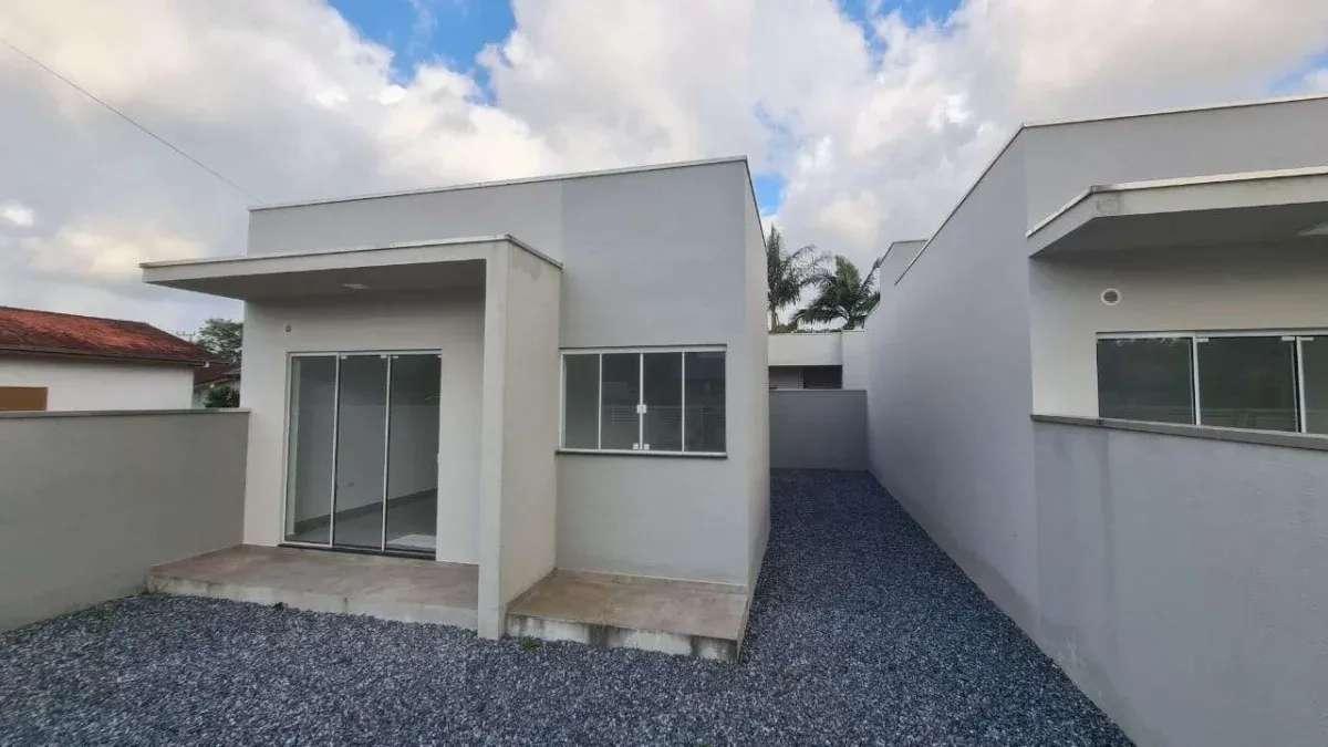 Casa à venda em Itapoá, no Balneário Itamar, com 2 quartos