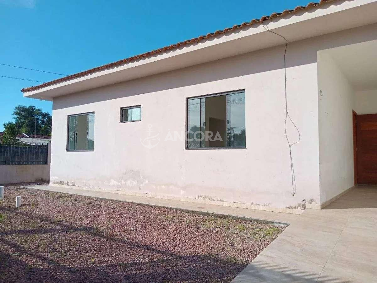 Casa bem localizada com 3 quartos, à venda no Balneário Rio Gracioso