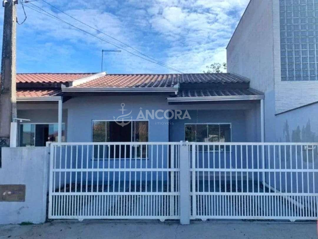 Casa com 02 quartos, a venda próximo ao corpo de bombeiros em Itapoá/SC