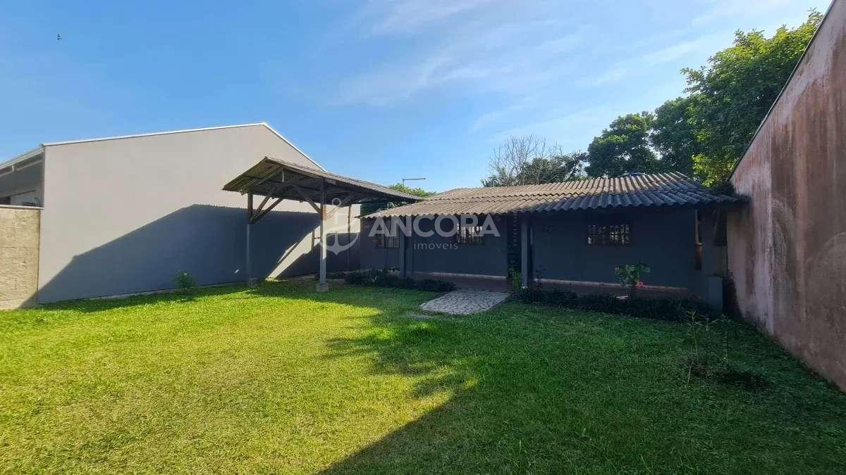 Casa com amplo espaço de terreno em frente, no centro de Itapema do Norte, próximo ao asfalto em Itapoá/SC