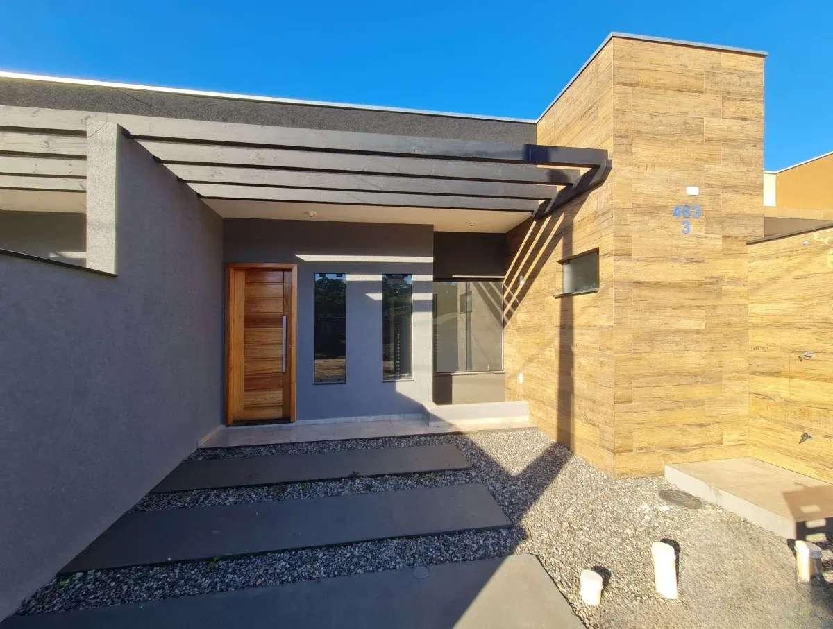 Casa nova com 02 quartos, sendo 01 suíte a aproximadamente 800 metros do mar - Balneário Itapoá