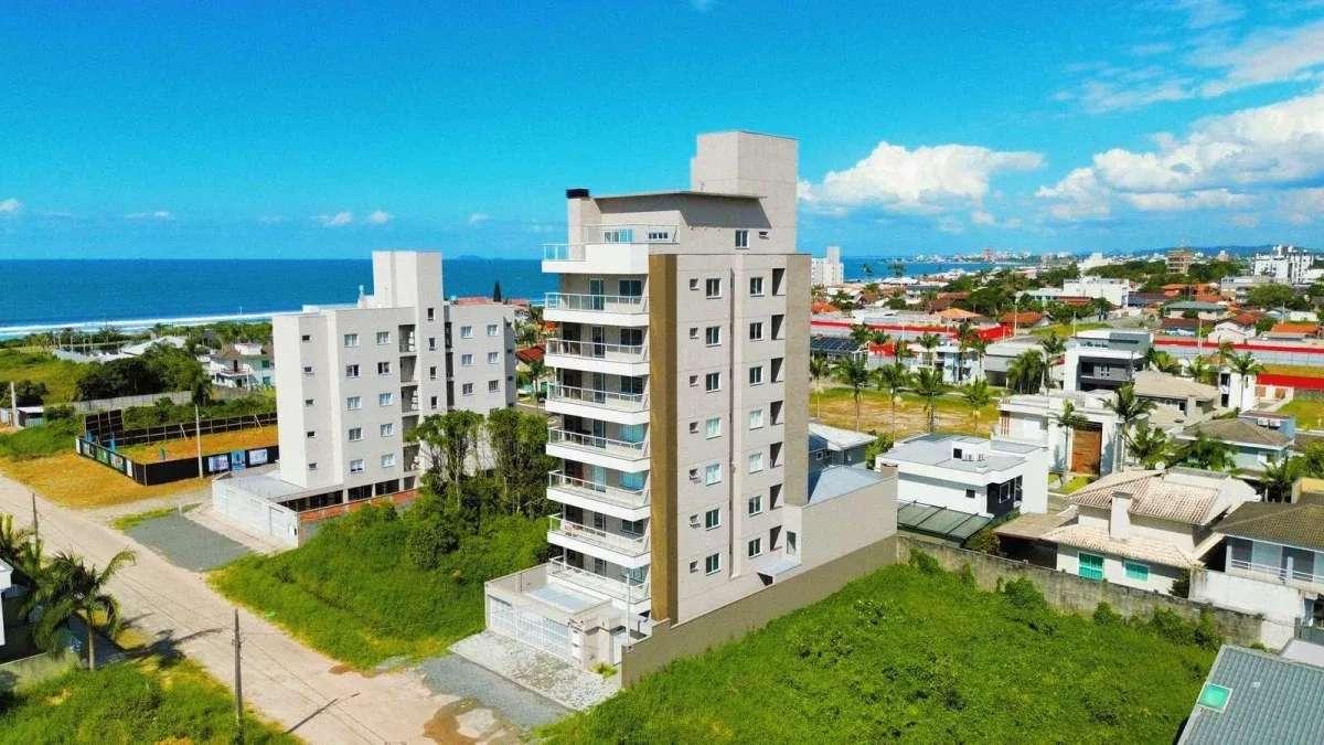 Cobertura Duplex com vista panorâmica a apenas 200 metros do mar em Itapoá/SC