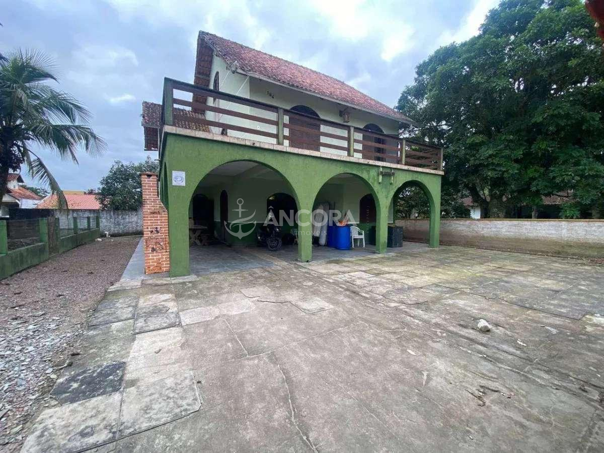 Sobrado à venda em Itapoá, apenas 180 metros da 3º Pedra