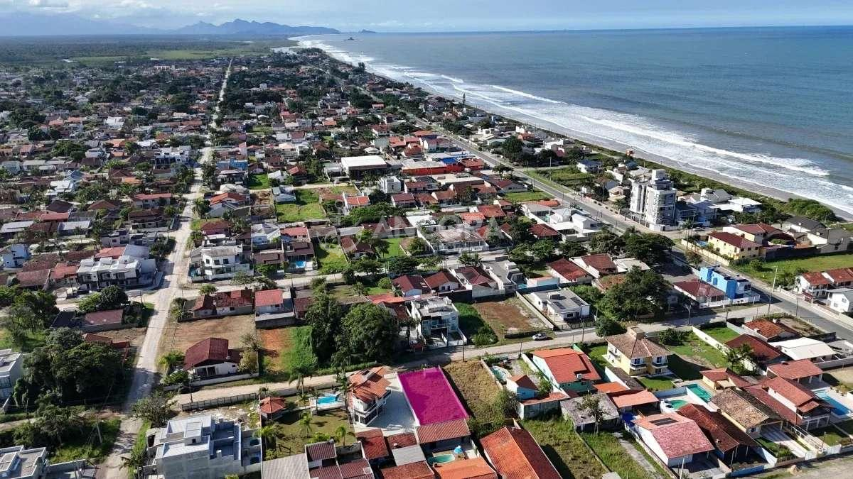 Terreno à venda em Itapoá, no Balneário Praia das Conchas, com 348,00m²