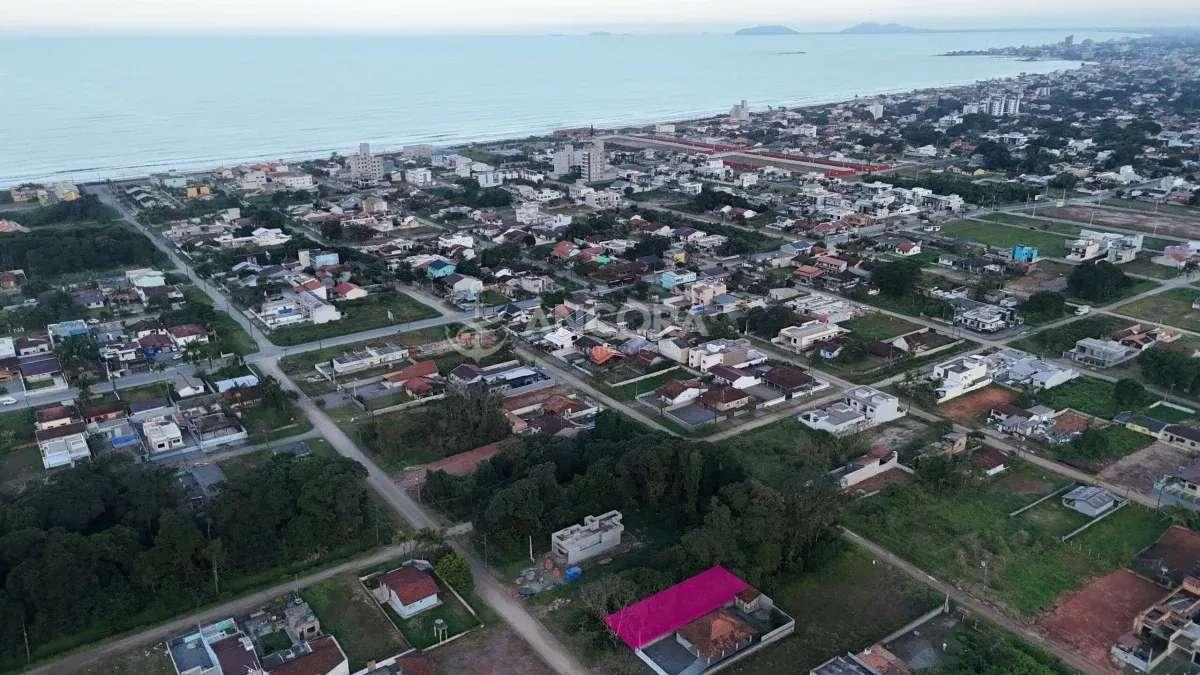 Terreno à venda em Itapoá, no Balneário Volta ao Mundo I, com 390,00m²
