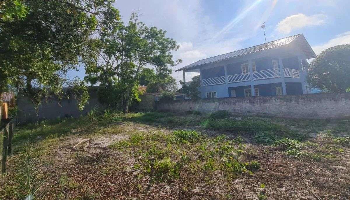 Terreno medindo 375m², a apenas 600 metros do mar, à venda em Itapoá, Paese