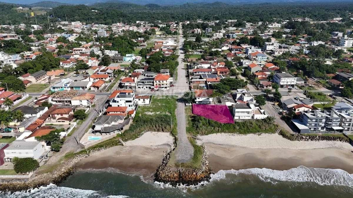 Terreno Beira-Mar à venda, com 690 m², no Balneário Itapoá