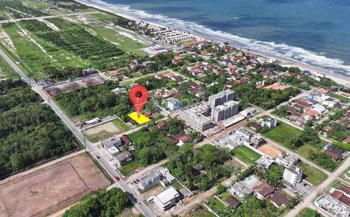 Terreno com 480m², a apenas 300 metros do mar a venda ao lado do Riviera Santa Maria em Itapoá/SC